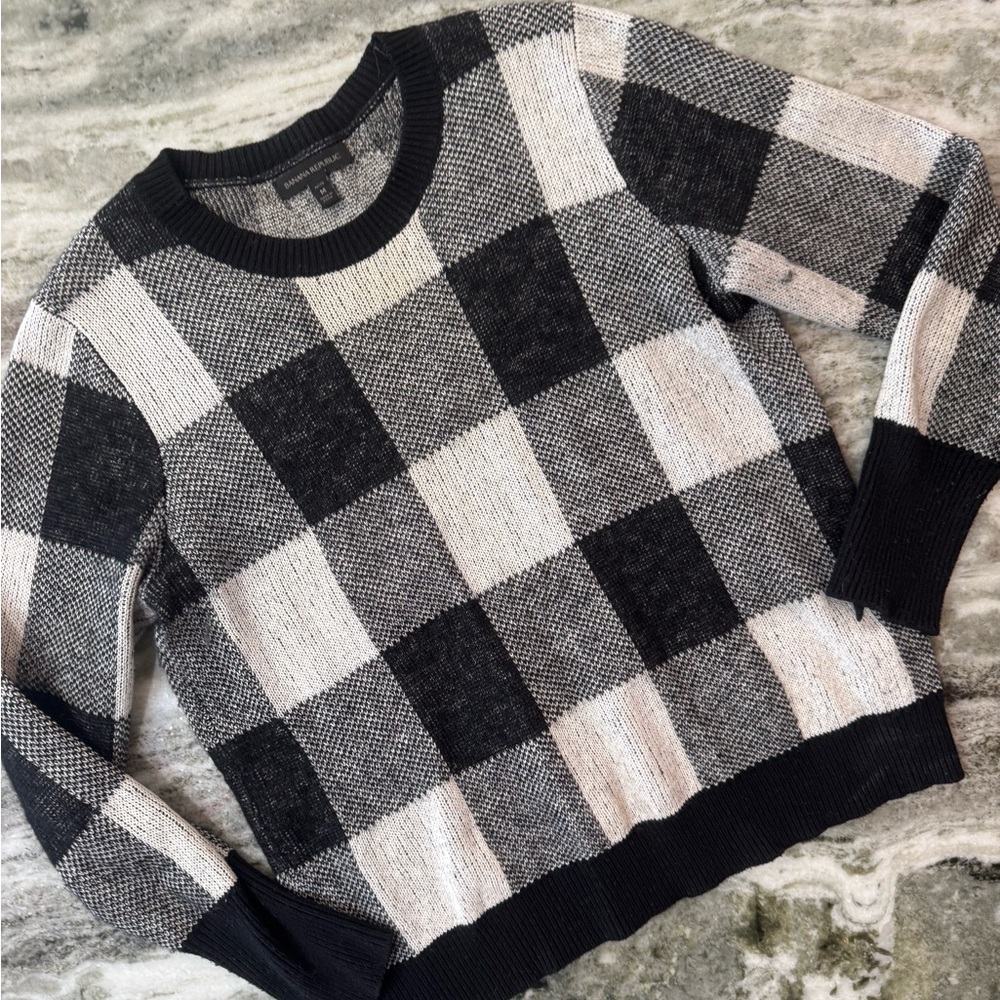 Banana Republic Black & Cream Buffalo Check Crewneck Sweater